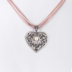 ​Collier mit Herzanhänger und Perle ~ altrosa