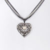 ​Collier mit Herzanhänger und Perle ~ grau