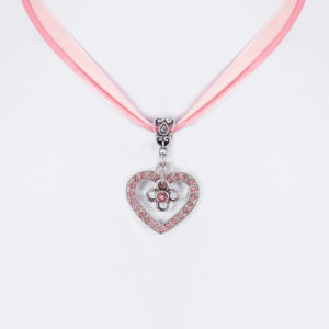 Collier verschiedenfarbig mit Herzanhänger und Satinband 005703 ~ rosa