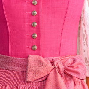 Alternative view of Dirndl Belli (70cm)