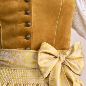 Alternative view of Dirndl Tuana (70cm)