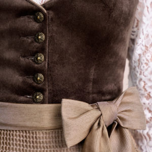 Alternative view of Dirndl Dagi (70cm)