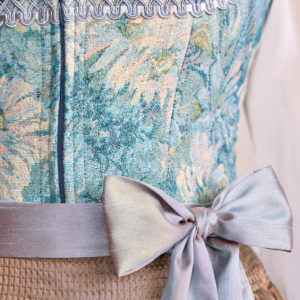 Alternative view of Dirndl Kyla (70cm)