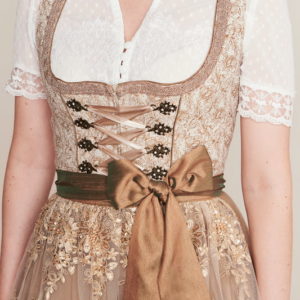Alternative view of Dirndl Sansa (70cm)