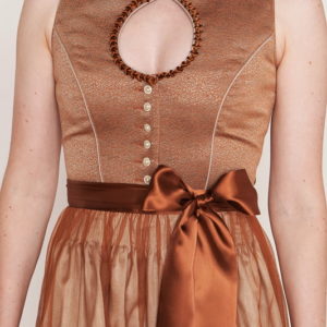 Alternative view of Dirndl Gerti (70cm)