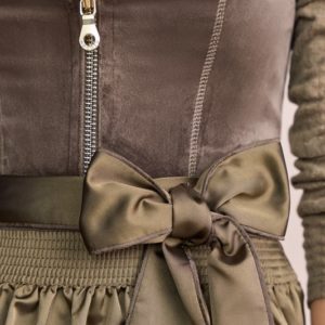 Alternative view of Dirndl Ester (60cm)