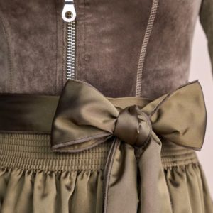 Alternative view of Dirndl Ester (70cm)