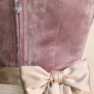 Alternative view of Dirndl Dena (60cm)