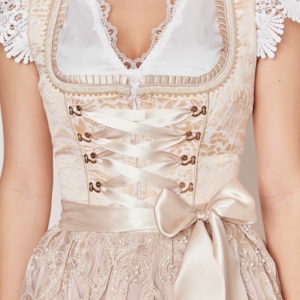 Alternative view of Dirndl Lari (50cm)