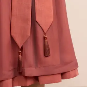 Alternative view of Dirndl Elunara (70cm)