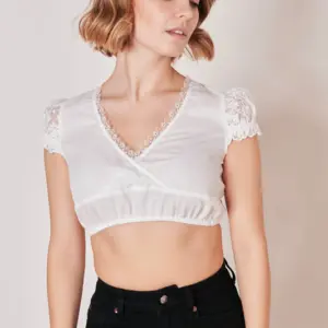 Dirndlbluse Qiara – Bild 3