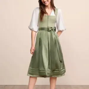 Alternative view of Dirndl Lillie (70cm)