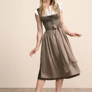 Alternative view of Dirndl Hada (70cm)