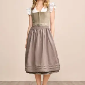 Alternative view of Dirndl Fea (70cm)