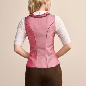 Alternative view of Trachtenmieder Larina