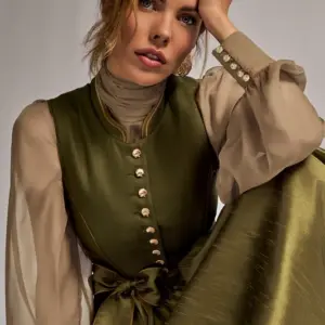 Dirndlbluse Tanea