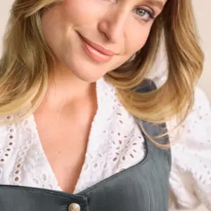 Alternative view of Dirndl Patrice (70cm)