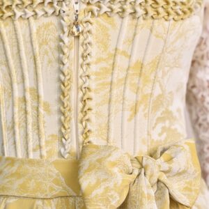 Alternative view of Dirndl Oxana (70cm)