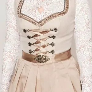 Alternative view of Dirndl Ylva (70cm)