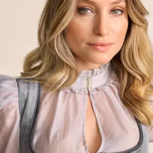 Alternative view of Dirndl Ester (70cm)