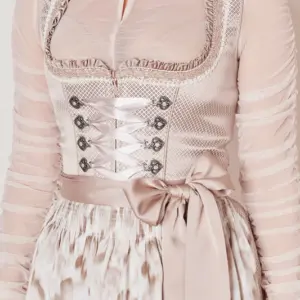 Alternative view of Dirndl Nemi (50cm)