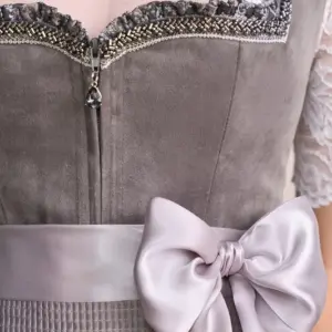 Alternative view of Dirndl Elora (50cm)