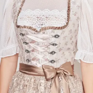 Alternative view of Dirndl Kalinda (50cm)