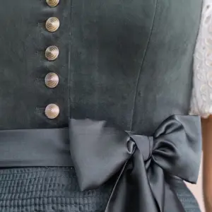 Dirndl Patrice (60cm) – Bild 3