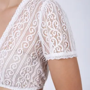 Dirndlbluse Kerstin – Bild 3