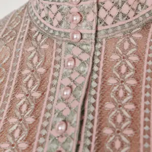 Dirndlbluse Kali – Bild 3