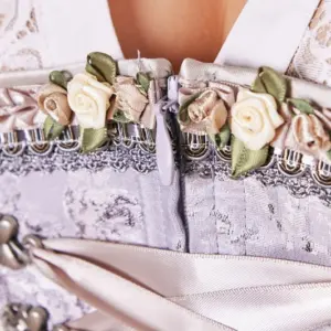 Dirndl Lenore (60cm) – Bild 4