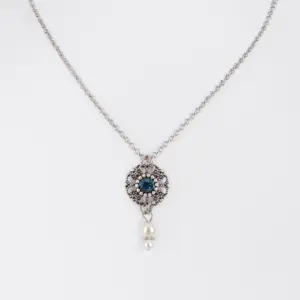 Collier mit Strassblüte und Perlen ~ dunkelblau