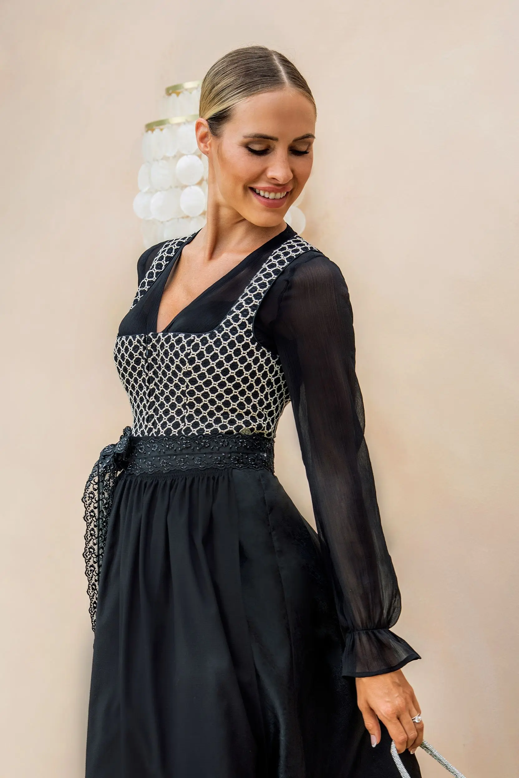 Dirndlbluse ARNSTEIN ~ 30 ~ schwarz