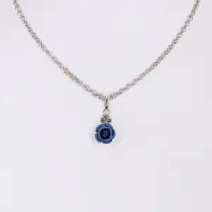 Collier mit Rosenblüte und Strass ~ dunkelblau