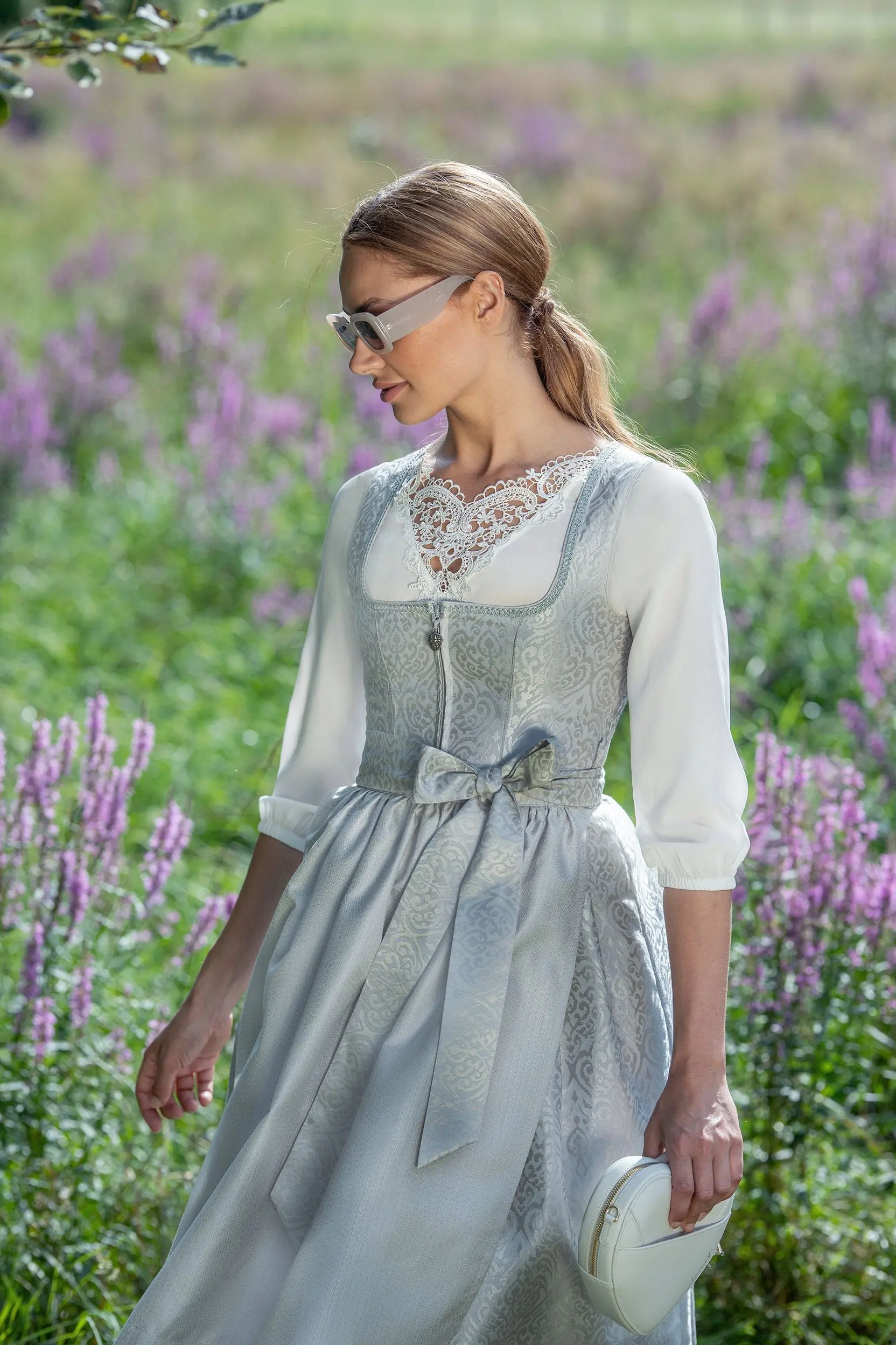 Dirndl PEGNITZ (65 cm) pastellgrau ~ 36 ~ silber
