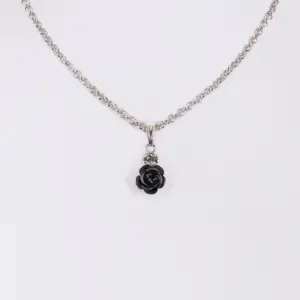 Collier mit Rosenblüte und Strass ~ schwarz