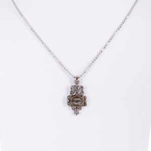 Collier mit Ornament-Anhänger ~ altsilber