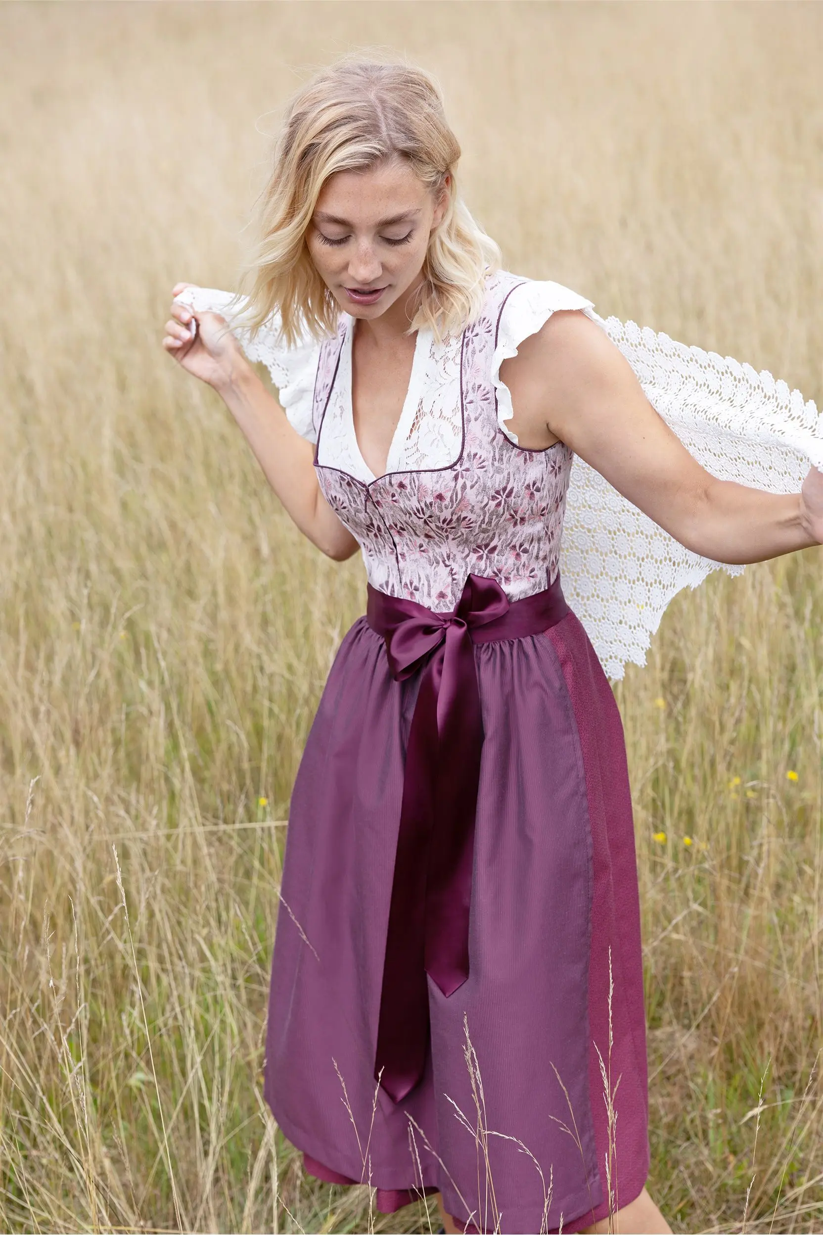 Dirndl AIDHAUSEN (70 cm) ~ 34 ~ bordeaux