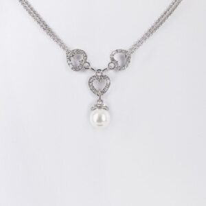 Collier mit Herzen und Perle