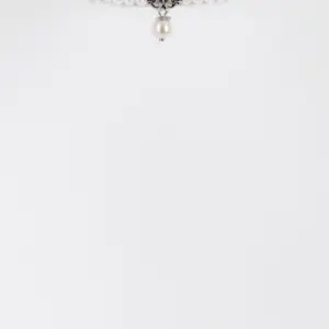 Perlenkropfband mit Strass-Ornament ~ dunkelblau