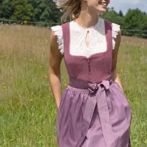Dirndl LICHTENFELS (60 cm) ~ 30 ~ beere