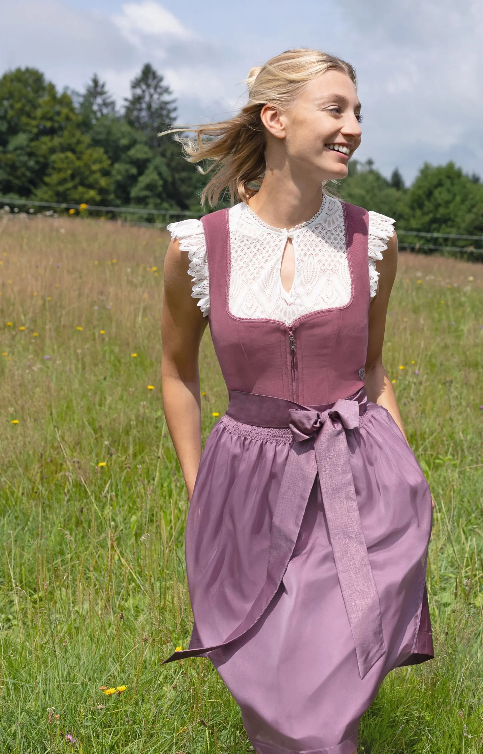 Dirndl LICHTENFELS (60 cm) ~ 30 ~ beere