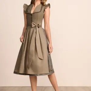 Alternative view of Dirndl Adena (70cm)