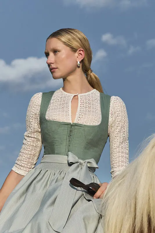 Dirndl Virelia (70cm) – Bild 4