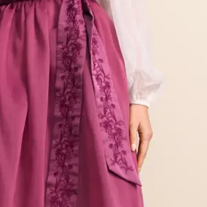 Alternative view of Dirndl Rosaria (70cm)