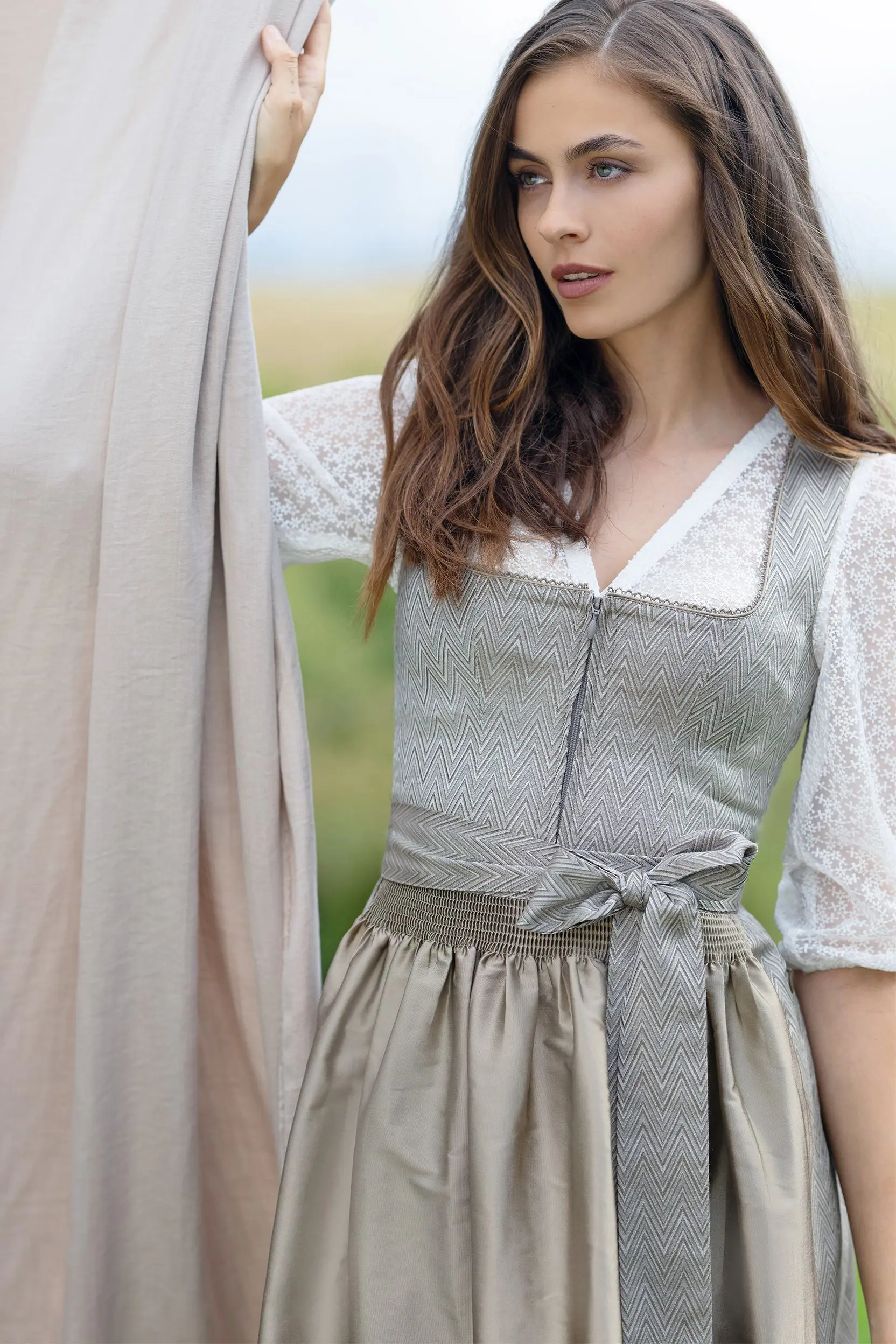 Dirndl HEROLDSBERG (70 cm) ~ 30 ~ taupe