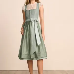 Alternative view of Dirndl Avi (70cm)