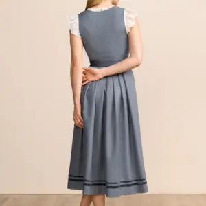 Dirndl Sarai (80cm) – Bild 3