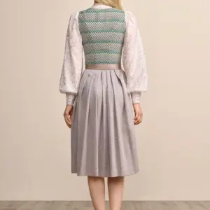 Alternative view of Dirndl Neah (70cm)