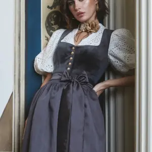 Alternative view of Dirndl Patrice (80cm)